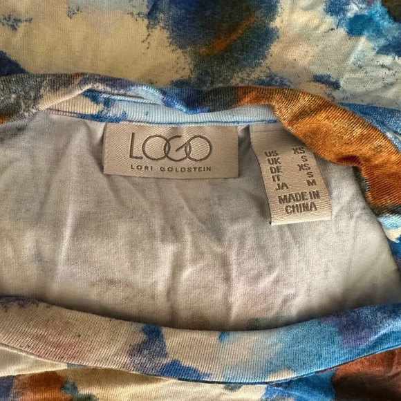 LOGO by Lori Goldstein Rayon‎ 230 Printed Top with Lace Hem - Picture 4 of 6